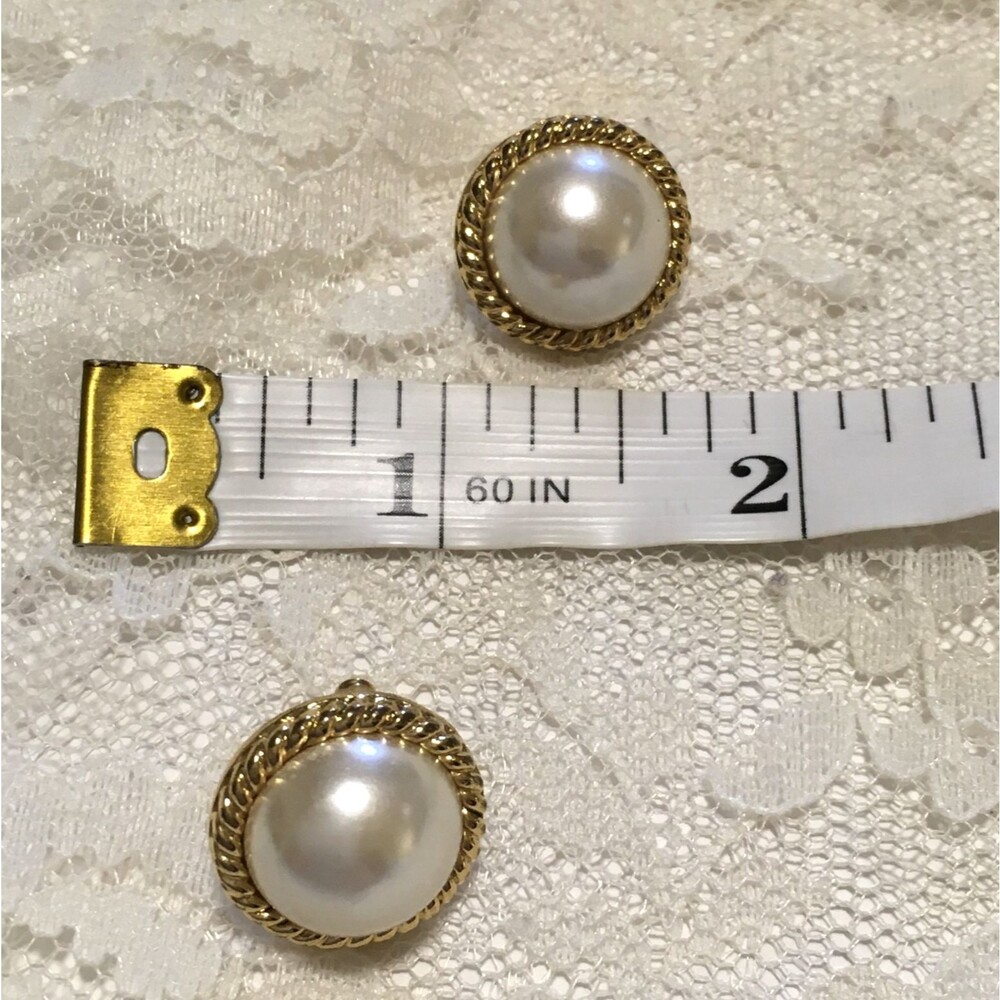 Vintage Napier Earrings Gold Tone Faux Pearl Classic Elegant Everyday Jewelry - Picture 3 of 4